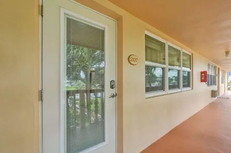 207 Salisbury I West Palm Beach FL 33417