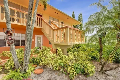 207 Salisbury I West Palm Beach FL 33417
