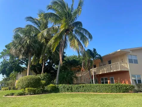 207 Salisbury I West Palm Beach FL 33417