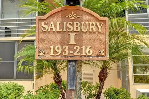 207 Salisbury I West Palm Beach FL 33417