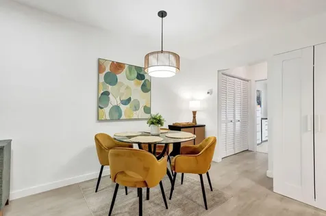 207 Salisbury I West Palm Beach FL 33417