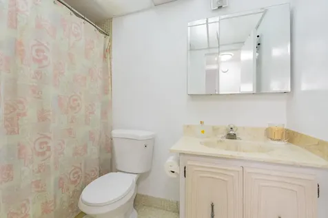 2811 Somerset Drive Lauderdale Lakes FL 33311