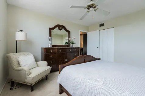 2811 Somerset Drive Lauderdale Lakes FL 33311
