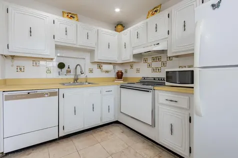 2811 Somerset Drive Lauderdale Lakes FL 33311
