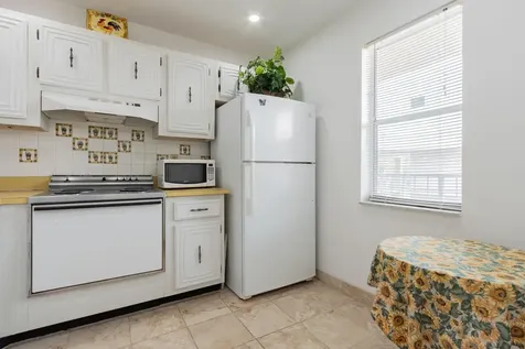 2811 Somerset Drive Lauderdale Lakes FL 33311