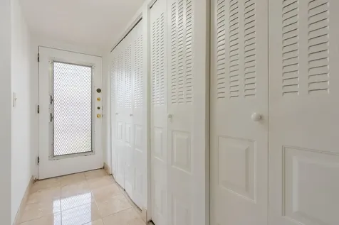 2811 Somerset Drive Lauderdale Lakes FL 33311