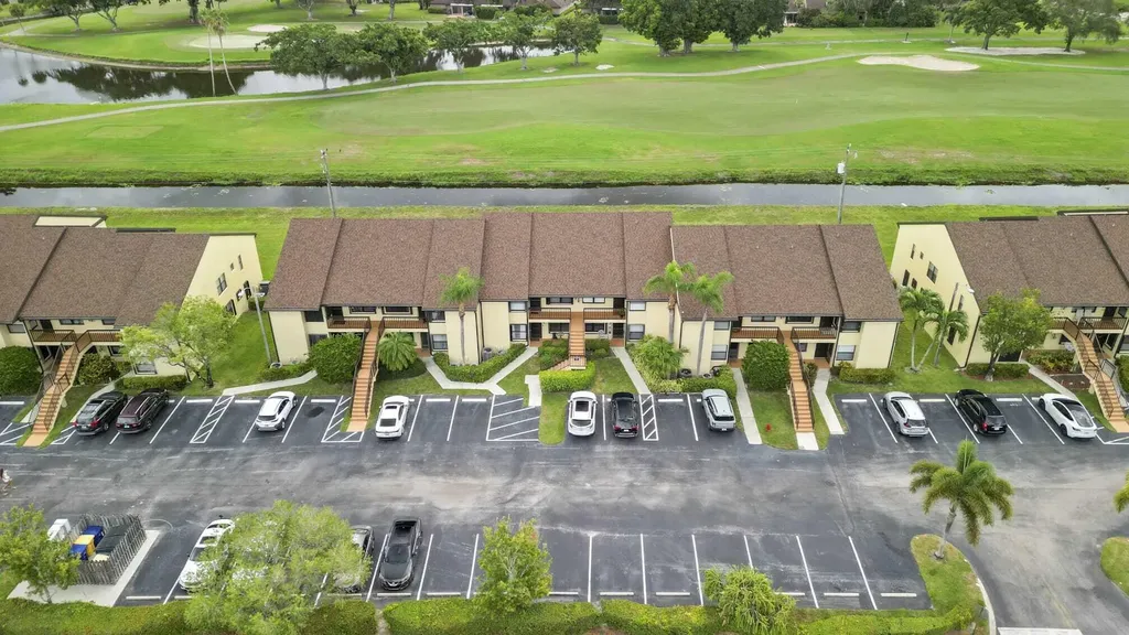 4698 Lucerne Lakes Boulevard E Lake Worth FL 33467