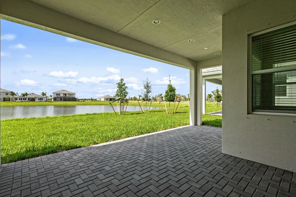 14200 Lacebark Lane Westlake FL 33470