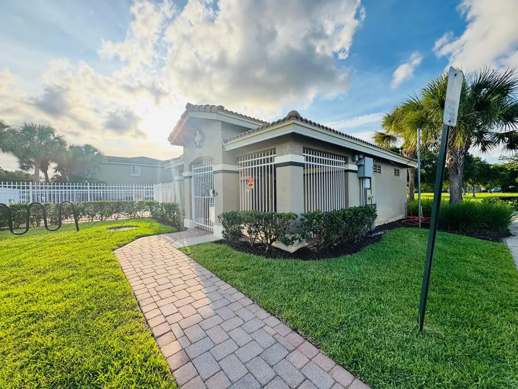 2218 SW Marshfield Court Port St Lucie FL 34953