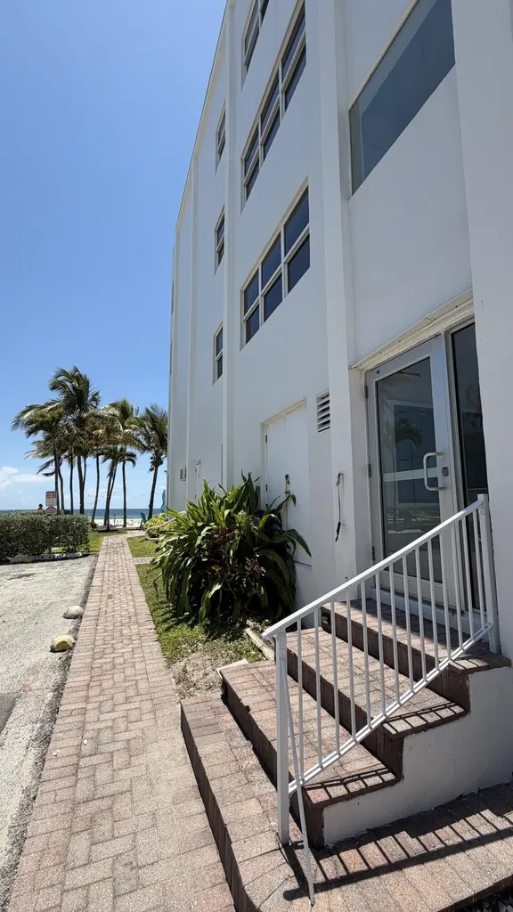 1801 S Surf Road Hollywood FL 33019