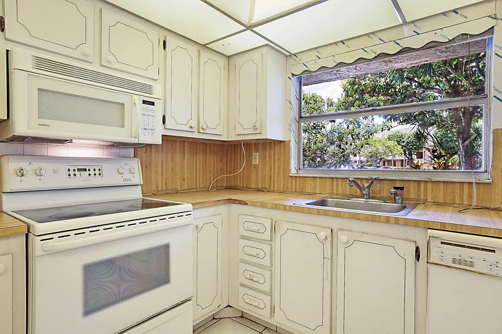 9201 Sunrise Lakes Boulevard Sunrise FL 33322