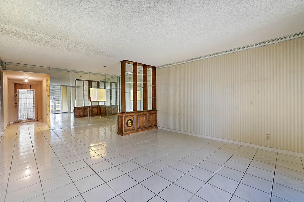 9201 Sunrise Lakes Boulevard Sunrise FL 33322