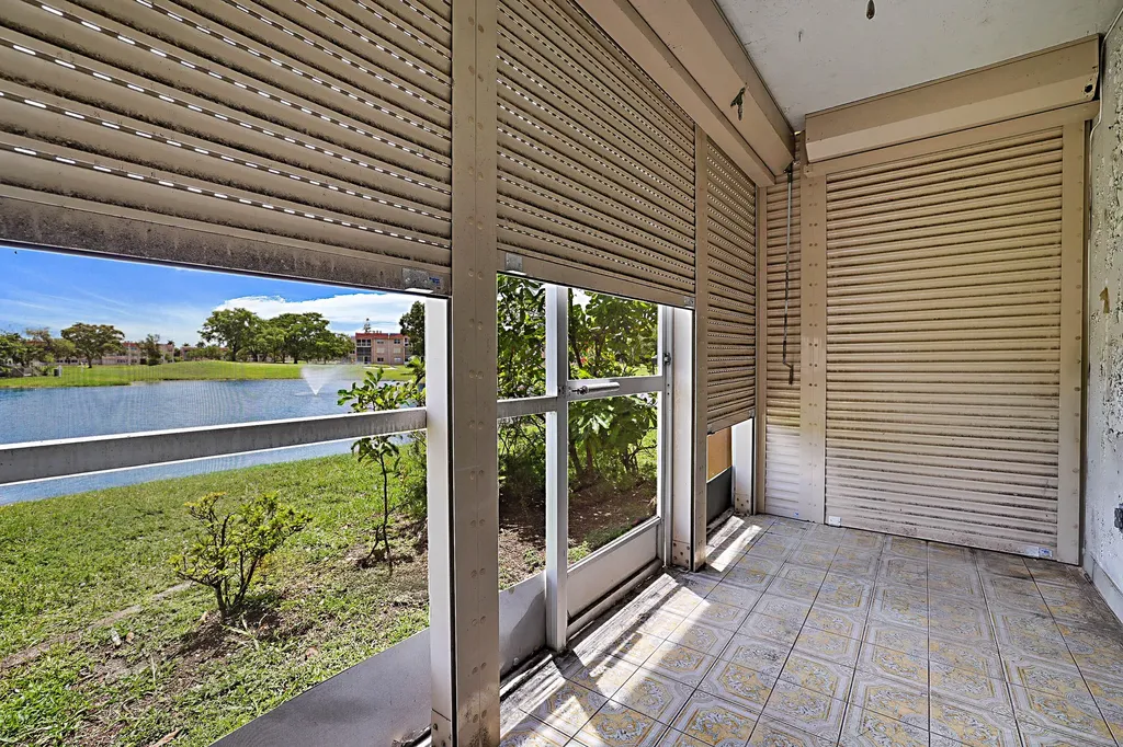 9201 Sunrise Lakes Boulevard Sunrise FL 33322