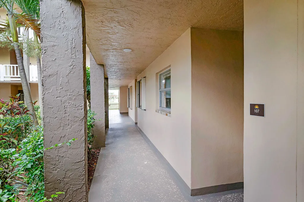 9201 Sunrise Lakes Boulevard Sunrise FL 33322