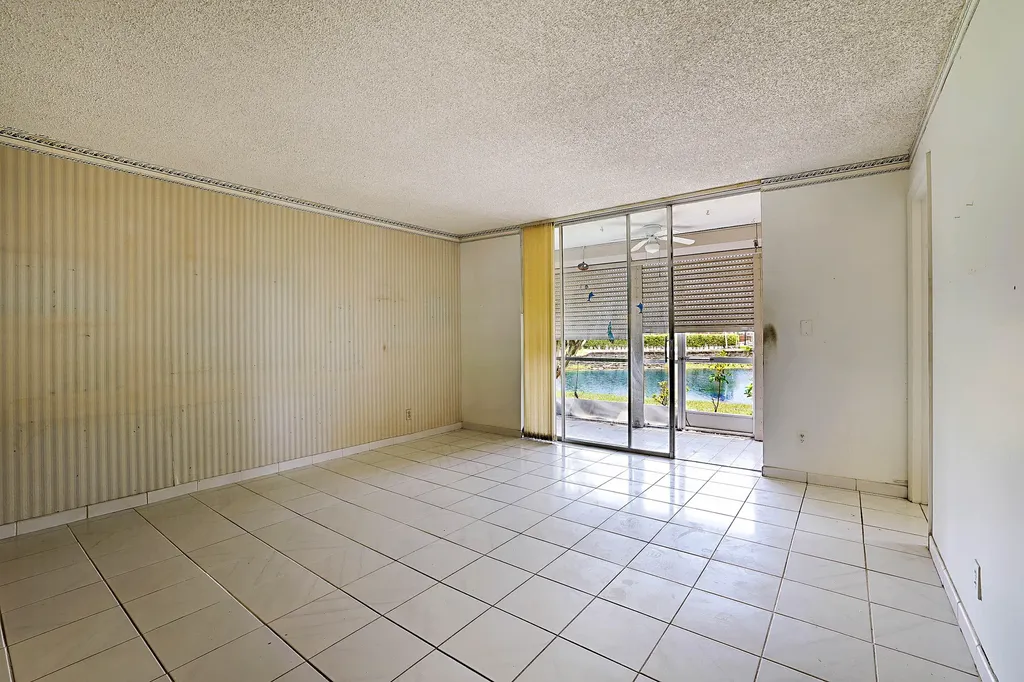 9201 Sunrise Lakes Boulevard Sunrise FL 33322