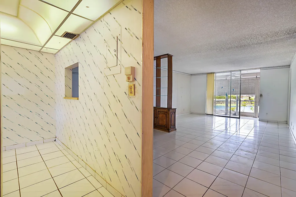 9201 Sunrise Lakes Boulevard Sunrise FL 33322