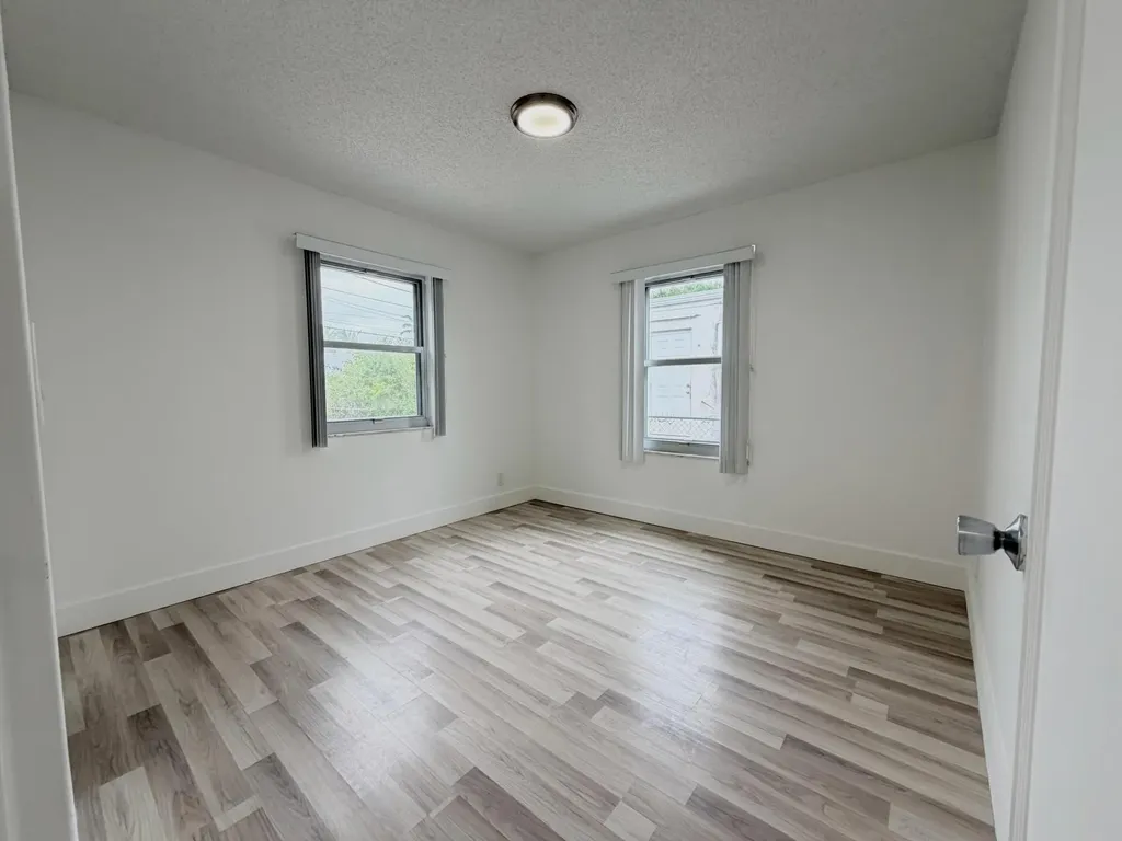 831 El Prado West Palm Beach FL 33405