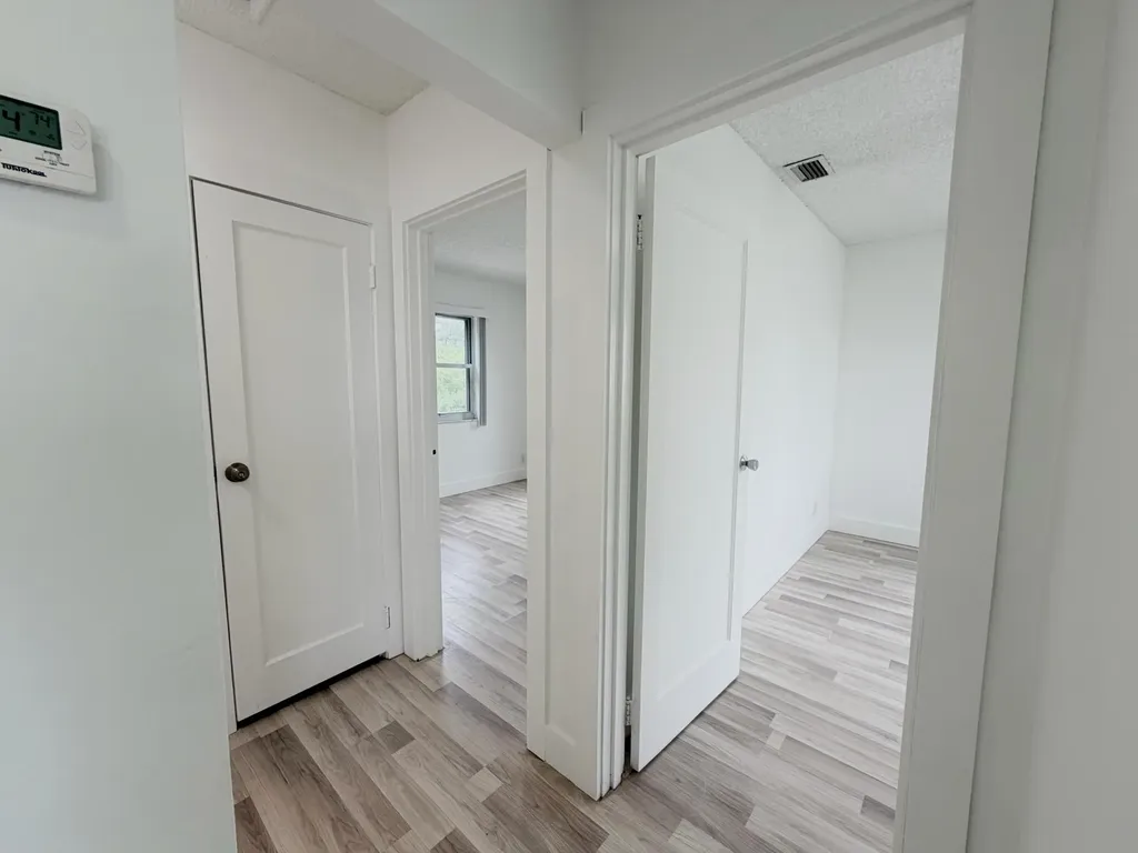 831 El Prado West Palm Beach FL 33405