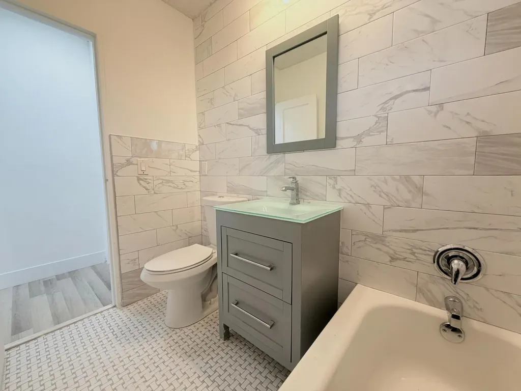 831 El Prado West Palm Beach FL 33405