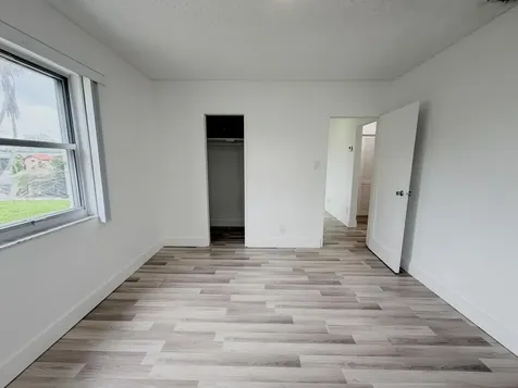 831 El Prado West Palm Beach FL 33405