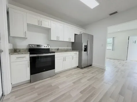 831 El Prado West Palm Beach FL 33405