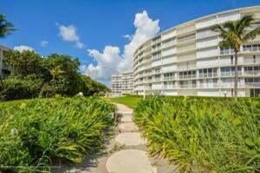 2780 S Ocean Boulevard Palm Beach FL 33480