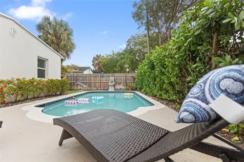 1736 NE 18th Street Fort Lauderdale FL 33305