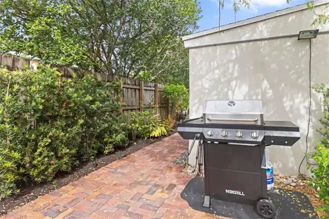 1736 NE 18th Street Fort Lauderdale FL 33305