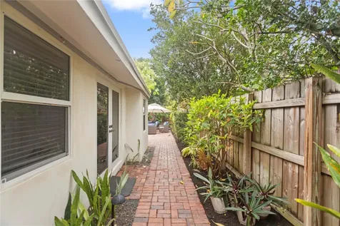 1736 NE 18th Street Fort Lauderdale FL 33305