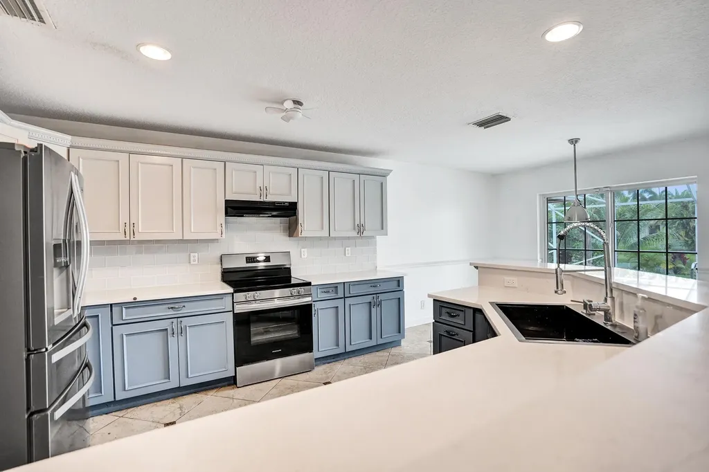 9352 Cascade Court Boynton Beach FL 33437