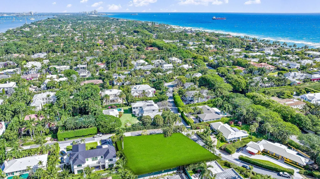 202 Coral Lane Palm Beach FL 33480