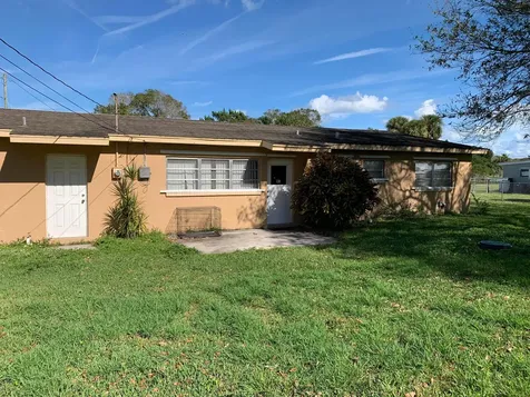 363 Hosbine Street Fort Pierce FL 34982