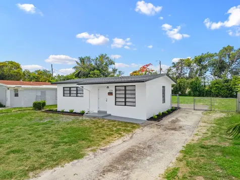 1326 8th Street West Palm Beach FL 33401