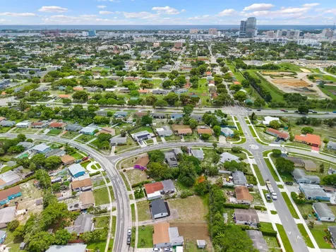 1326 8th Street West Palm Beach FL 33401