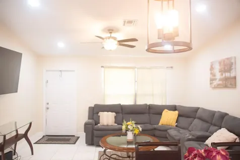 2337 Avenue Riviera Beach FL 33404