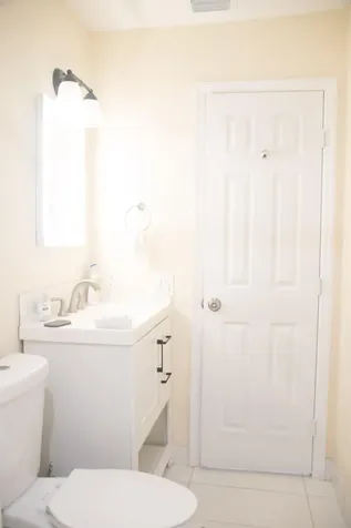 2337 Avenue Riviera Beach FL 33404