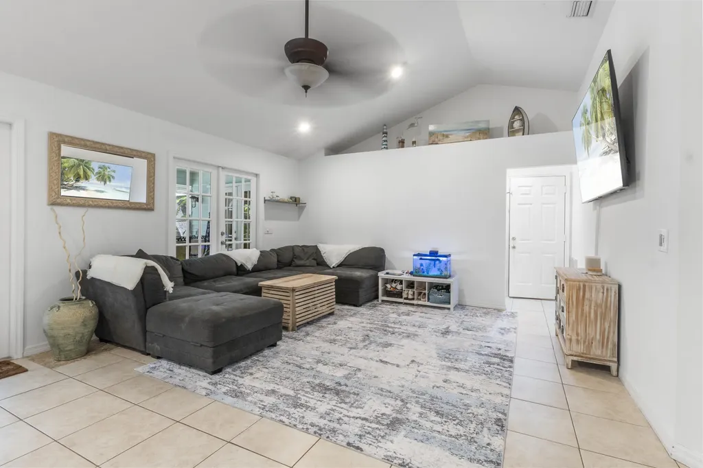129 38th Court Vero Beach FL 32968