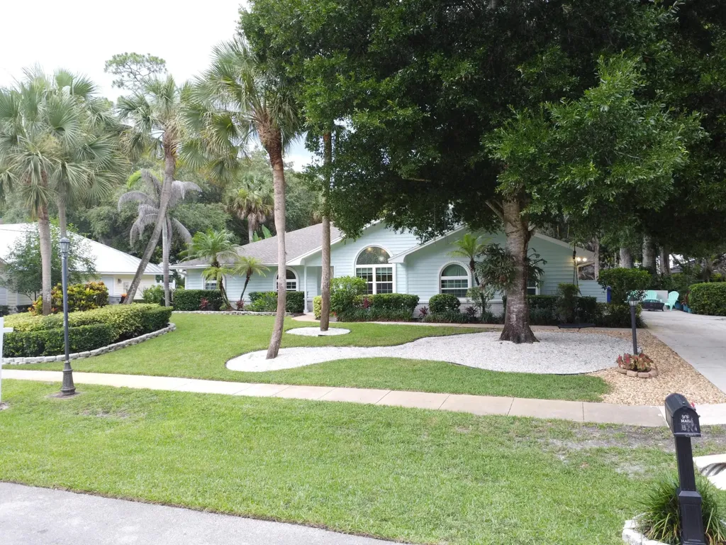 129 38th Court Vero Beach FL 32968