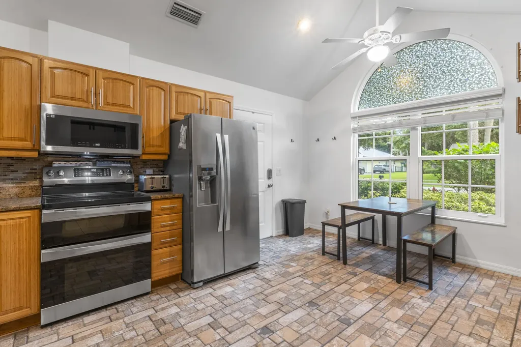 129 38th Court Vero Beach FL 32968