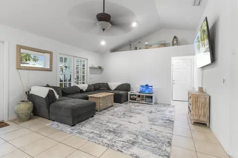129 38th Court Vero Beach FL 32968