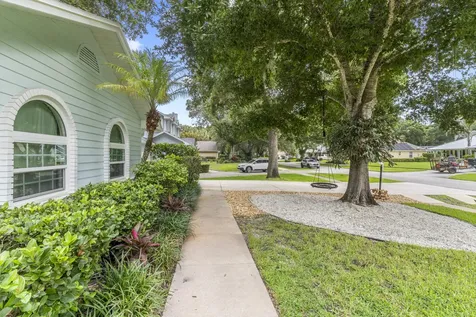 129 38th Court Vero Beach FL 32968