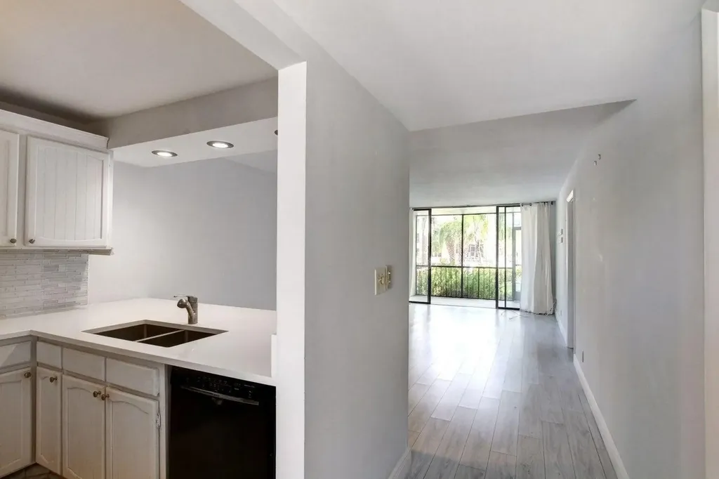 11 Royal Palm Way Boca Raton FL 33432