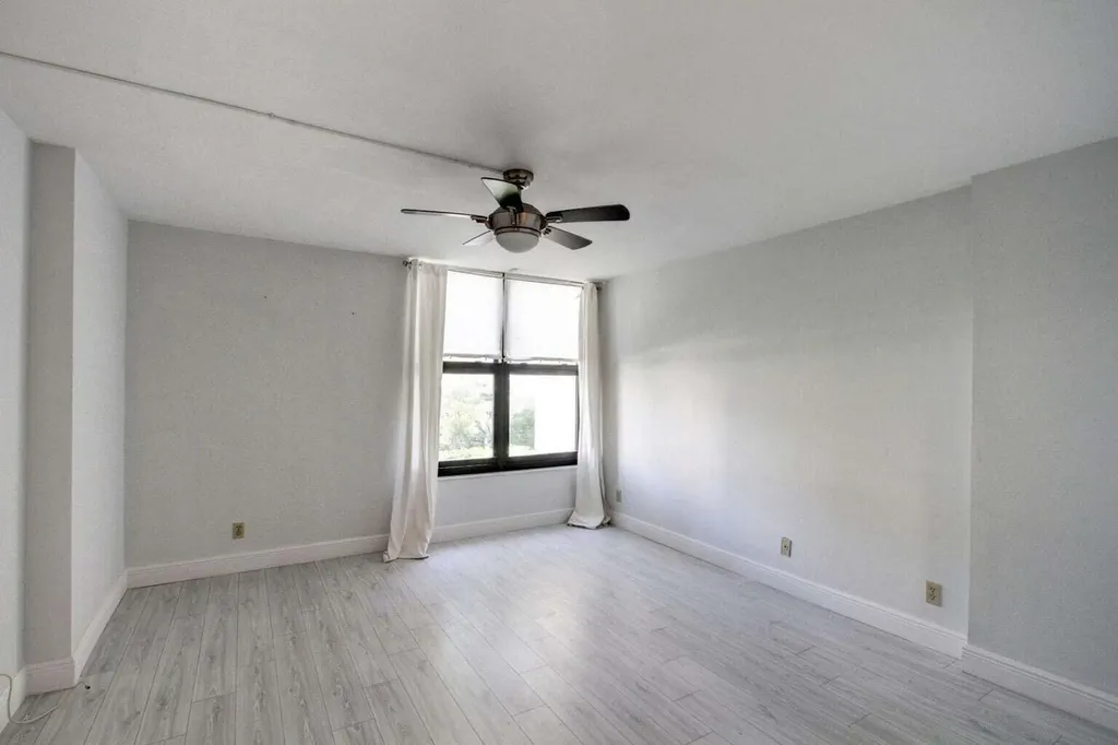 11 Royal Palm Way Boca Raton FL 33432