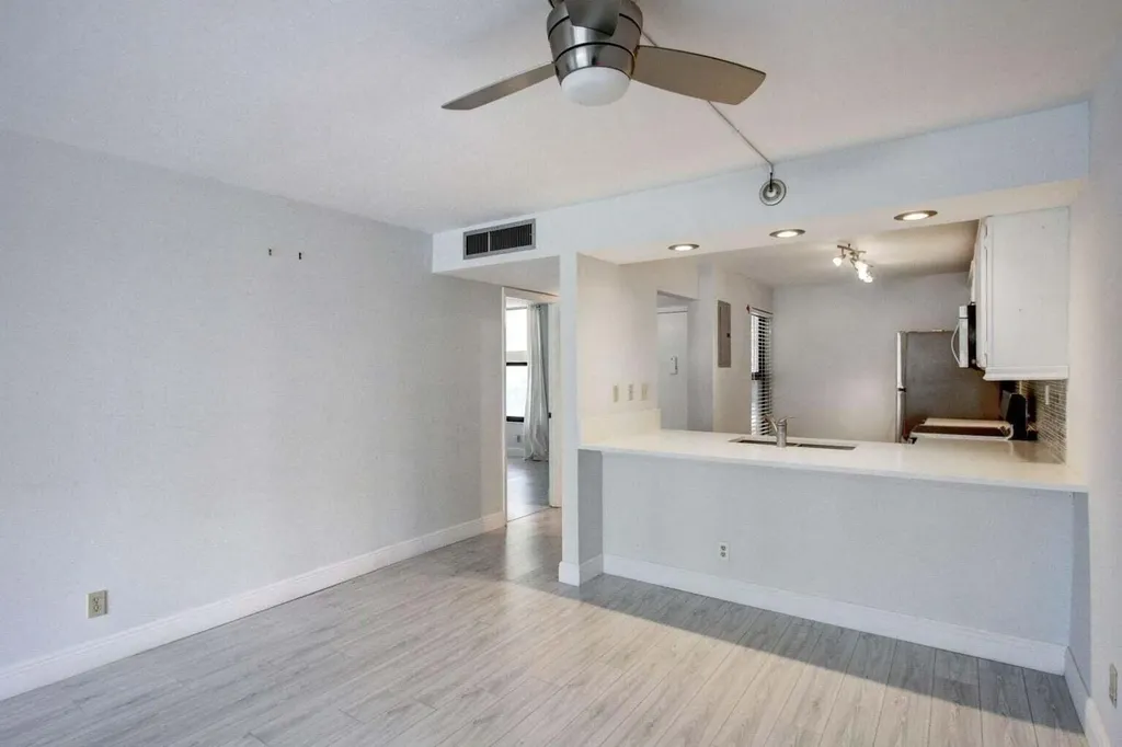 11 Royal Palm Way Boca Raton FL 33432