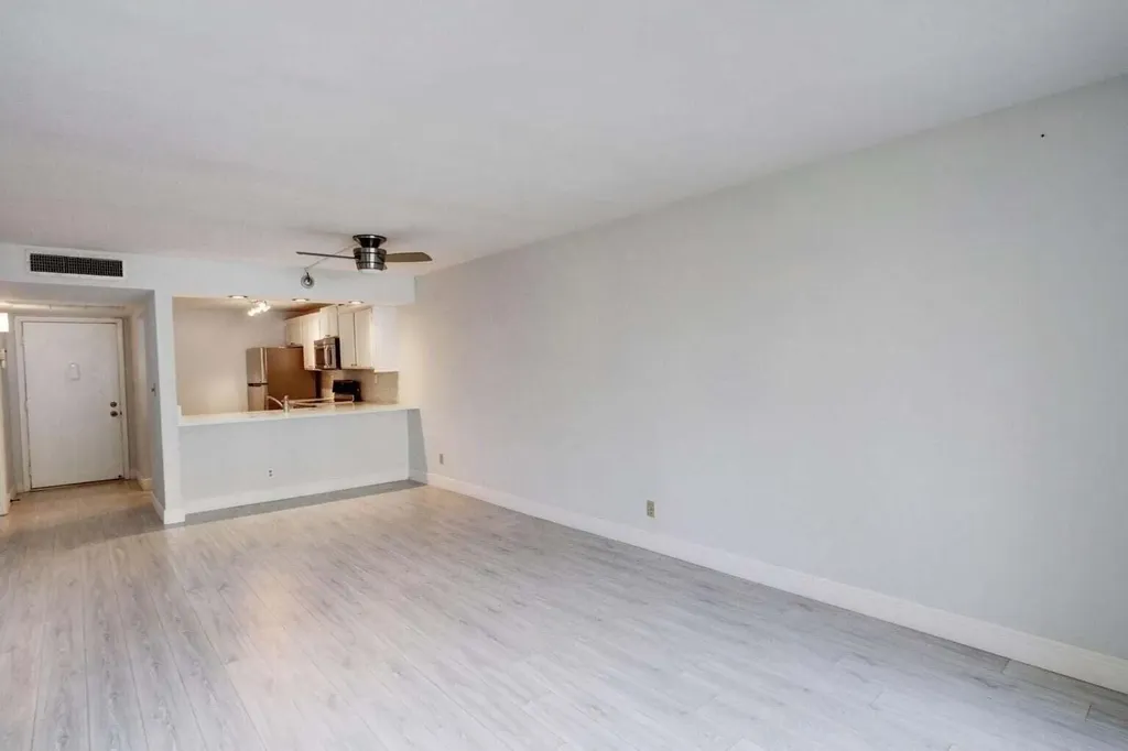 11 Royal Palm Way Boca Raton FL 33432