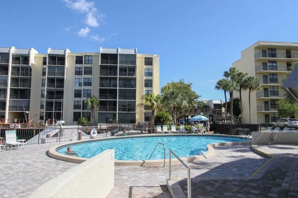11 Royal Palm Way Boca Raton FL 33432