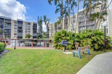11 Royal Palm Way Boca Raton FL 33432
