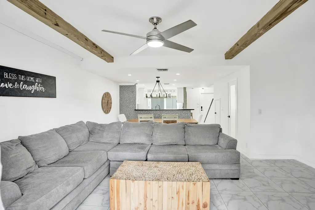 147 SW 3rd Street Pompano Beach FL 33060