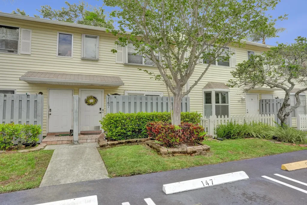 147 SW 3rd Street Pompano Beach FL 33060