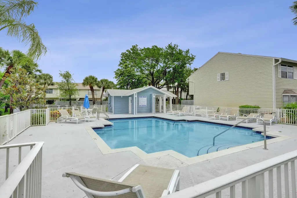 147 SW 3rd Street Pompano Beach FL 33060
